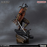 画像ギャラリー No.014のサムネイル画像 / 「SEKIRO」主人公・狼の1/6スケール スタチューが登場。体のラインや忍義手，そして台座まで，ディテールにこだわった造形に