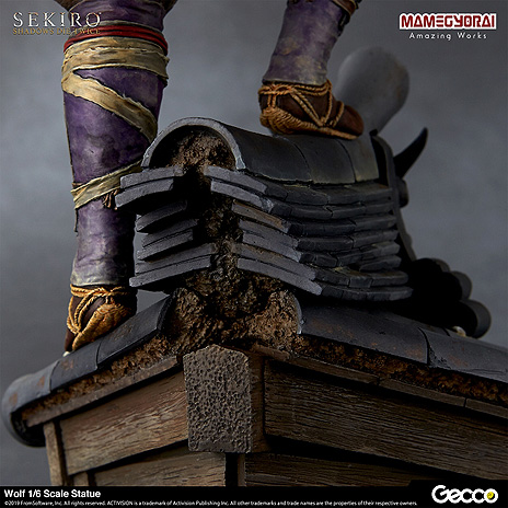 画像ギャラリー No.025のサムネイル画像 / 「SEKIRO」主人公・狼の1/6スケール スタチューが登場。体のラインや忍義手，そして台座まで，ディテールにこだわった造形に