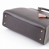 画像ギャラリー No.008のサムネイル画像 / 「ファイアーエムブレム 風花雪月」のコラボグッズが登場。主人公と各学級をイメージしたバッグや財布など