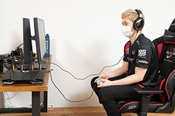 画像ギャラリー No.013のサムネイル画像 / 【PR】プロチーム「忍ism Gaming」に聞くASUS製ゲーマー向け無線LANルーターの魅力とは? ルーターにこだわるとゲームの快適さが変わる