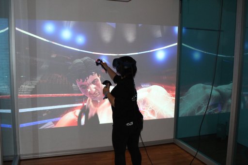 画像ギャラリー No.007のサムネイル画像 / 東京・日比谷に無料のVR体験施設「Survios Virtual Reality Arvcade」が期間限定オープン。VRボクシング「Creed: Rise to Glory」をさっそく遊んできた