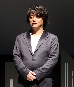 画像ギャラリー No.003のサムネイル画像 / 「妖怪ウォッチ ワールド」完成披露発表会が開催。俳優 坂口健太郎さん，YouTuber HIKAKINさんらが登壇した会場の模様をレポート