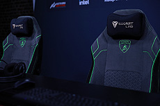 画像ギャラリー No.006のサムネイル画像 / ランボルギーニ，eスポーツ大会「The Real Race 2021」の優勝者を発表。ドライバー3150名の中から3地域各1名がチャンピオンに