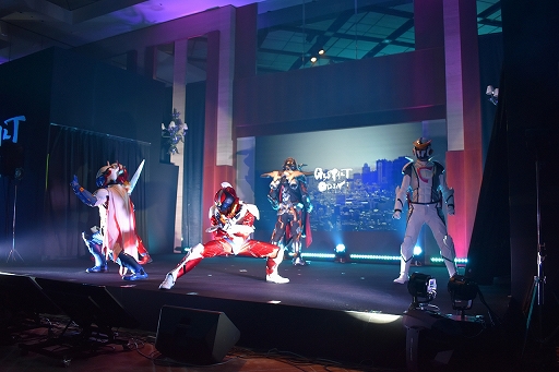 画像ギャラリー No.005のサムネイル画像 / 「ゲシュタルト・オーディン」完成披露発表会レポート。「キズナアイ」からの特別VTR公開&ノンスタイル井上さんらキャスト陣も登壇