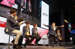 画像ギャラリー No.014のサムネイル画像 / ［TGS 2019］新チーム「B.M.C.」がゲーム内に誕生。「ダンキラ!!! - Boys, be DANCING! -」スペシャルトークショウをレポート