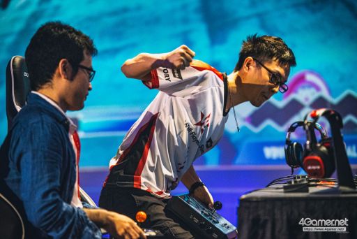 画像ギャラリー No.009のサムネイル画像 / ［EVO2019］「サムスピ」など4部門で優勝者が決定する「EVO2019」Day2，Twitterまとめ。Day3に進むTOP8も漏れなく決定