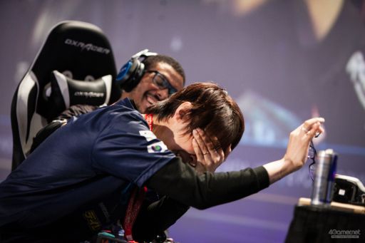 画像ギャラリー No.053のサムネイル画像 / ［EVO2019］「サムスピ」など4部門で優勝者が決定する「EVO2019」Day2，Twitterまとめ。Day3に進むTOP8も漏れなく決定