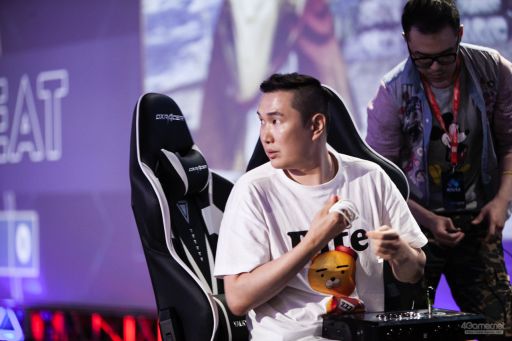 画像ギャラリー No.075のサムネイル画像 / ［EVO2019］「サムスピ」など4部門で優勝者が決定する「EVO2019」Day2，Twitterまとめ。Day3に進むTOP8も漏れなく決定