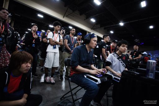 画像ギャラリー No.101のサムネイル画像 / ［EVO2019］「サムスピ」など4部門で優勝者が決定する「EVO2019」Day2，Twitterまとめ。Day3に進むTOP8も漏れなく決定