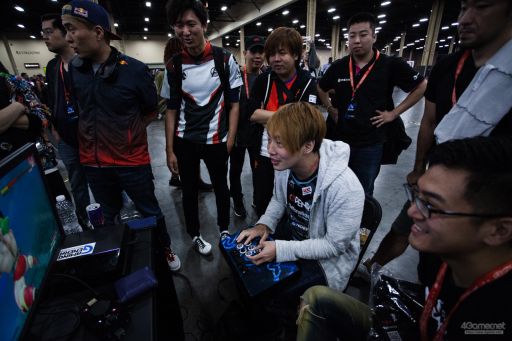 画像ギャラリー No.106のサムネイル画像 / ［EVO2019］「サムスピ」など4部門で優勝者が決定する「EVO2019」Day2，Twitterまとめ。Day3に進むTOP8も漏れなく決定