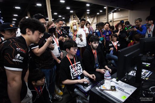 画像ギャラリー No.111のサムネイル画像 / ［EVO2019］「サムスピ」など4部門で優勝者が決定する「EVO2019」Day2，Twitterまとめ。Day3に進むTOP8も漏れなく決定