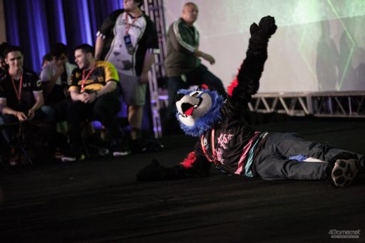 画像ギャラリー No.130のサムネイル画像 / ［EVO2019］「サムスピ」など4部門で優勝者が決定する「EVO2019」Day2，Twitterまとめ。Day3に進むTOP8も漏れなく決定