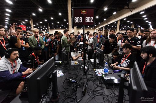 画像ギャラリー No.132のサムネイル画像 / ［EVO2019］「サムスピ」など4部門で優勝者が決定する「EVO2019」Day2，Twitterまとめ。Day3に進むTOP8も漏れなく決定