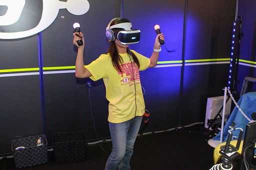 画像ギャラリー No.003のサムネイル画像 / ［TGS 2019］「スペースチャンネル5 VR あらかた★ダンシングショー」プレイレポート。先輩のうららとともに，宇宙人の襲来をリポートせよ！