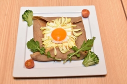 画像ギャラリー No.011のサムネイル画像 / コラボ限定イラストが可愛すぎた“カプコンカフェ×『囚われのパルマ Refrain』”をレポート。チアキをはじめ,看守や門司のコラボメニューにも注目