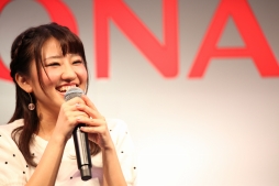 画像ギャラリー No.003のサムネイル画像 / ［TGS 2018］吉岡麻耶さんと井澤詩織さんが“ゲームの収録現場”をテーマにした生アフレコに挑戦。「夢現Re：Master」のステージをレポート
