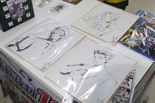 画像ギャラリー No.012のサムネイル画像 / 「逆転裁判123 成歩堂セレクション」発売記念イベントレポート。プロデューサーの江城氏がゴドー検事となり,ファンと触れあった