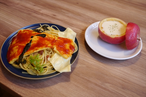 画像ギャラリー No.013のサムネイル画像 / カプコンカフェ×逆転裁判コラボメニュー試食レポート。キャラクターをイメージしたフードとスイーツが楽しめる
