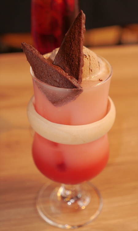 画像ギャラリー No.019のサムネイル画像 / カプコンカフェ×逆転裁判コラボメニュー試食レポート。キャラクターをイメージしたフードとスイーツが楽しめる