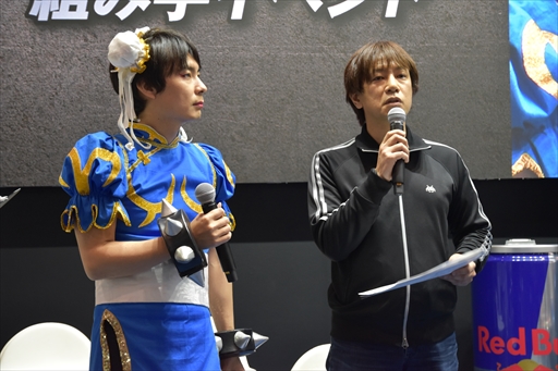 画像ギャラリー No.002のサムネイル画像 / ［JAEPO2019］「ストリートファイターV　タイプアーケード」最新情報公開＆組手イベントレポート。ボンちゃん選手とガチくん選手の対決も