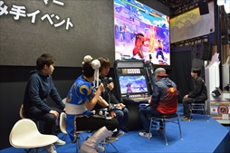 画像ギャラリー No.012のサムネイル画像 / ［JAEPO2019］「ストリートファイターV　タイプアーケード」最新情報公開＆組手イベントレポート。ボンちゃん選手とガチくん選手の対決も