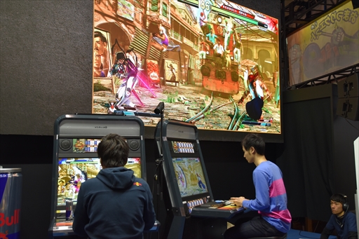 画像ギャラリー No.015のサムネイル画像 / ［JAEPO2019］「ストリートファイターV　タイプアーケード」最新情報公開＆組手イベントレポート。ボンちゃん選手とガチくん選手の対決も
