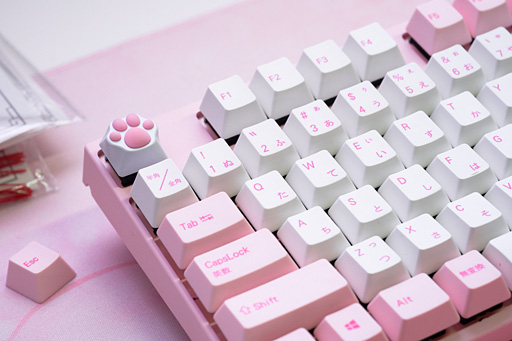 画像ギャラリー No.012のサムネイル画像 / ［TGS 2018］ロマンスゲームコーナーでカラフルなメカニカルキーボードに遭遇。なんでこんなところに？