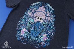 画像ギャラリー No.005のサムネイル画像 / 「Hollow Knight」のTシャツが発売。さまよう空洞の騎士と俊敏な守護者の2種類