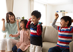 「はぐプリ」「ウルトラマンR／B」「ルパパト」になれる，であえる，いっしょにあそべる。Switch「なりキッズパーク」の3作が11月21日同時発売