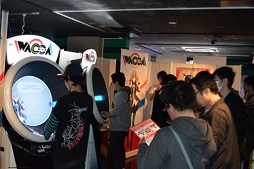 画像ギャラリー No.010のサムネイル画像 / 新作リズムゲーム「WACCA」ロケテスト初日の模様とインタビューをお届け。マーベラスとHARDCORE TANO*Cの新たな挑戦について話を聞いた