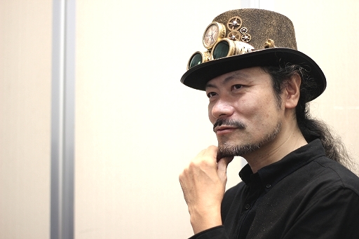 画像ギャラリー No.031のサムネイル画像 / パンキッシュなヒーローが戦う新作「リボルバーズエイト」発表会レポート。キーマン2人へのインタビューも掲載