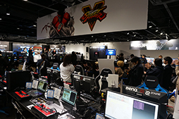 画像ギャラリー No.008のサムネイル画像 / Intelが秋葉原でPCゲームイベントを開催。歌広場淳さんとゆるキャラ「しんじょう君」が「ストV」で対決