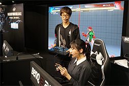 画像ギャラリー No.010のサムネイル画像 / Intelが秋葉原でPCゲームイベントを開催。歌広場淳さんとゆるキャラ「しんじょう君」が「ストV」で対決