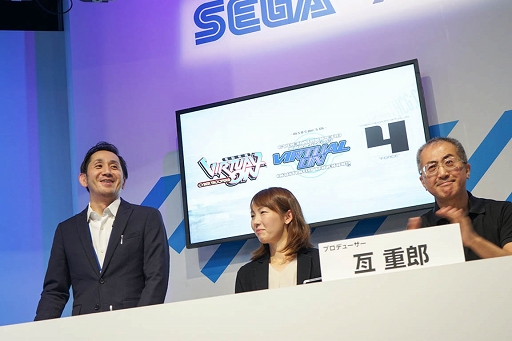 画像ギャラリー No.002のサムネイル画像 / ［TGS 2019］「電脳戦機バーチャロン」ステージイベントをレポート。タニタ社長が自社製ツインスティックでPS4版「オラタン」に先行出撃
