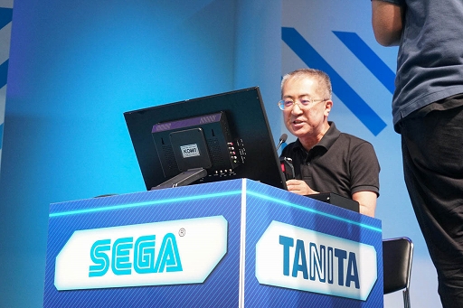 画像ギャラリー No.003のサムネイル画像 / ［TGS 2019］「電脳戦機バーチャロン」ステージイベントをレポート。タニタ社長が自社製ツインスティックでPS4版「オラタン」に先行出撃