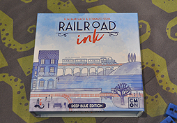 画像ギャラリー No.002のサムネイル画像 / ［SPIEL'18］多人数ソロプレイといった風味が強い鉄道ゲーム「Railroad Ink」。手描きマップで自分が思う最強最適な交通網を作れ