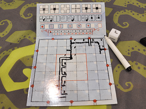 画像ギャラリー No.007のサムネイル画像 / ［SPIEL'18］多人数ソロプレイといった風味が強い鉄道ゲーム「Railroad Ink」。手描きマップで自分が思う最強最適な交通網を作れ