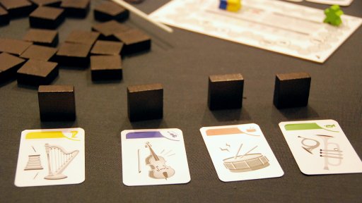 画像ギャラリー No.004のサムネイル画像 / ［SPIEL'18］指揮者をテーマにした記憶力ゲーム「Concerto」プレイレポート。指揮棒を振ってオーケストラ気分が味わえる