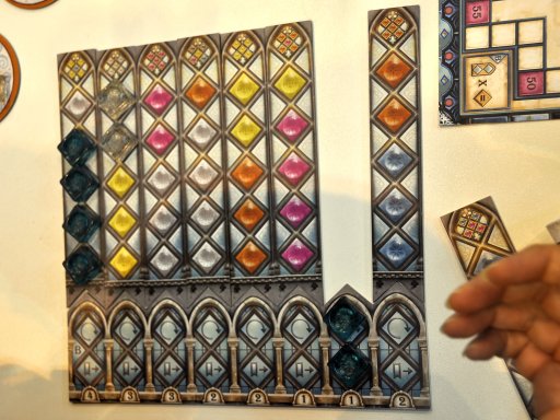 画像ギャラリー No.008のサムネイル画像 / ［SPIEL'18］10年に一度の大傑作「AZUL」に続編が登場。プレイ風景の美しさはそのままに，攻防の見通しがハッキリした「Azul: Stained Glass of Sintra」をプレイ