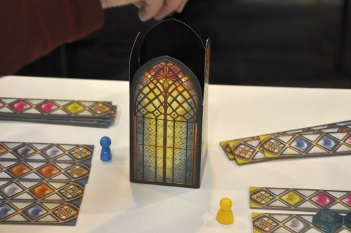 画像ギャラリー No.014のサムネイル画像 / ［SPIEL'18］10年に一度の大傑作「AZUL」に続編が登場。プレイ風景の美しさはそのままに，攻防の見通しがハッキリした「Azul: Stained Glass of Sintra」をプレイ