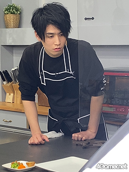 画像ギャラリー No.008のサムネイル画像 / 「あんスタ!!」CAFE CINNAMON ニキズキッチン第2回収録現場に潜入レポート。山口智広さん&阿座上洋平さんがハンバーグ作りに挑戦!