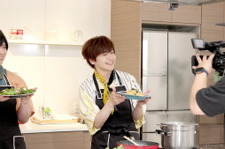 画像ギャラリー No.023のサムネイル画像 / 「あんスタ！！」配信番組「CAFE CINNAMON ニキズキッチン」第17回フォトレポート。収録後インタビューをお届け