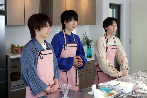 画像ギャラリー No.014のサムネイル画像 / 「あんスタ!!」配信番組「CAFE CINNAMON ニキズキッチン」×「Sweets Room+5」コラボ収録レポート。今回は夏メニューに挑戦!