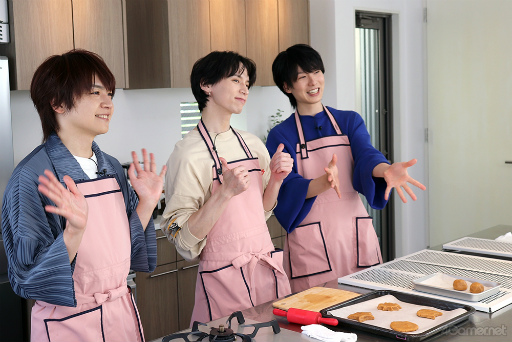 画像ギャラリー No.018のサムネイル画像 / 「あんスタ!!」配信番組「CAFE CINNAMON ニキズキッチン」×「Sweets Room+5」コラボ収録レポート。今回は夏メニューに挑戦!