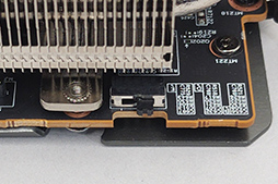 画像ギャラリー No.016のサムネイル画像 / AMD最上位のGPU「Radeon RX 6950 XT」は,GeForce RTX 3090と戦えるのか? PowerColorの「RED DEVIL RX 6950 XT」で確認してみた