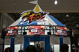 画像ギャラリー No.027のサムネイル画像 / 「アークナイツ 4th Anniversary Fes.『For You』」イベントレポート。会場には巨大なマドロックの巨像や異格オペレーターのスタンディパネルも