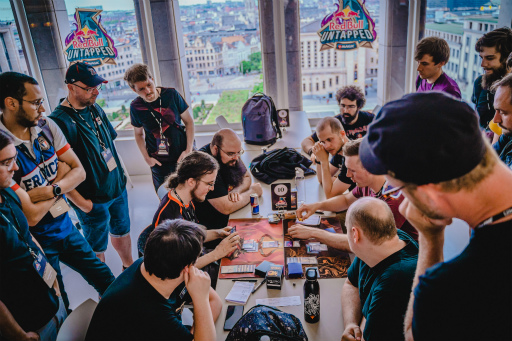 画像ギャラリー No.001のサムネイル画像 / 「MTGアリーナ」の世界大会“Red Bull Untapped シーズン3”が10月16日より開催