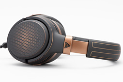画像ギャラリー No.021のサムネイル画像 / Audeze「Mobius Headphone」レビュー。ヘッドトラッキング対応の5万円超級ヘッドセットはゲームプレイを変えるか？