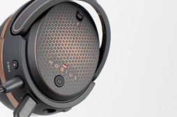 画像ギャラリー No.067のサムネイル画像 / Audeze「Mobius Headphone」レビュー。ヘッドトラッキング対応の5万円超級ヘッドセットはゲームプレイを変えるか？