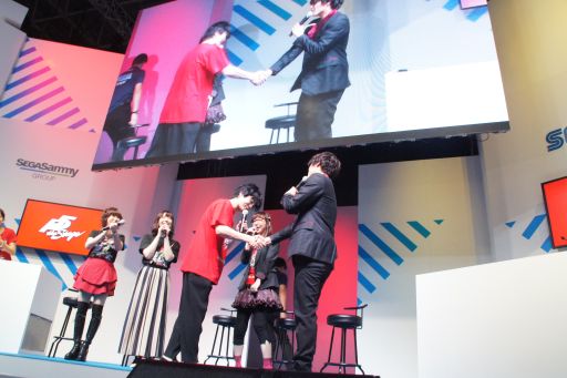 画像ギャラリー No.016のサムネイル画像 / ［TGS 2019］ゲーム版と舞台版，2人のジョーカーが握手を交わした「ペルソナ5 ザ・ロイヤル」スペシャルトークショウレポート